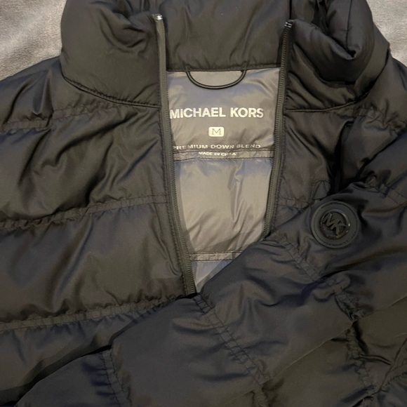 Like new down jacket - Picture 3 of 3